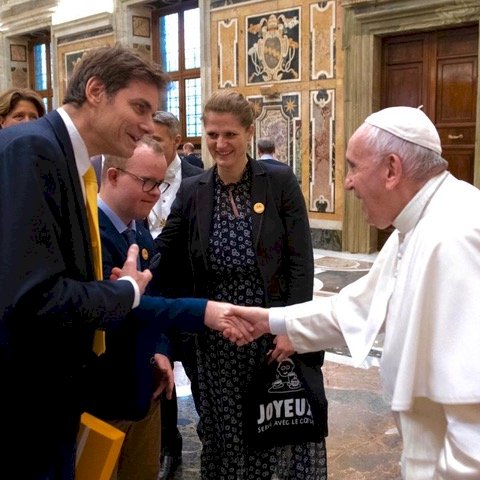 12 propositions du Pape Francois pour accompagner les couples et les familles